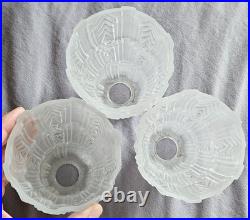 3 tulipe s verre moulé dépoli à gradins art déco pour lustre ou lampe années 30