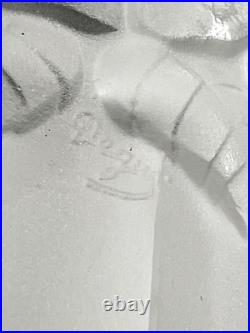 6 Tulipes Art Déco en verre pressé Degué pour lampe et lustre