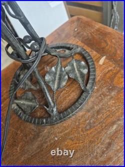 Ancien Pied De lampe en fer forgé, art deco