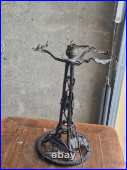 Ancien Pied De lampe en fer forgé, art deco