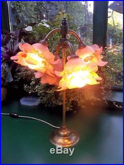 Ancienne et jolie LAMPE ART-DECO 4 TULIPES en pate de verre rose