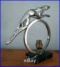 Ancienne lampe Design Art Déco Lévrier métal chromé / Greyhound dog / Mascotte