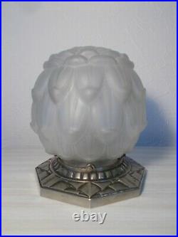 Ancienne lampe art deco 1930 en bronze argenté signé A. B globe boule en verre