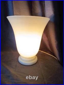 Ancienne lampe art déco en opaline blanche style MAZDA vers 1930/1940 fonctionne Ancienne lampe art déco en opaline blanche style MAZDA vers 1930/1940 fonctionne