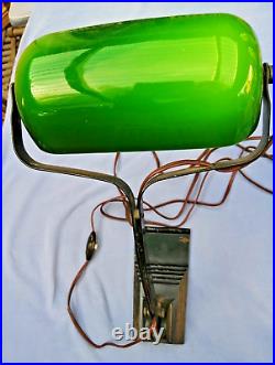 Ancienne lampe de bureau vintage art-déco ancien verre, opaline verte