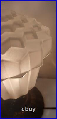 Ancienne lampe de table art deco verre opaline skyscraper gratte ciel 1930 light