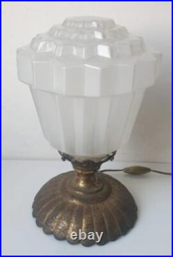Ancienne lampe de table art deco verre opaline skyscraper gratte ciel 1930 light