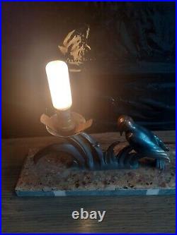 Ancienne lampe veilleuse de table à décor d'oiseau art déco