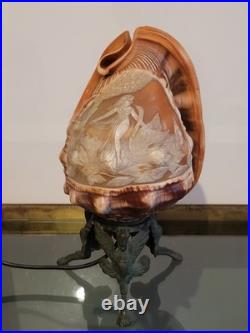 Ancienne lampe veilleuse en coquillage