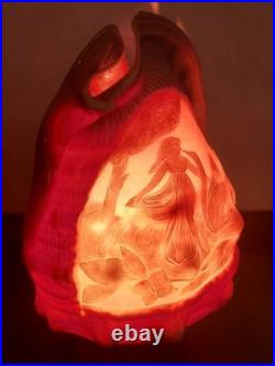 Ancienne lampe veilleuse en coquillage