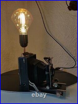 Art Deco Lampe de table créé sur un vieux appareil photo