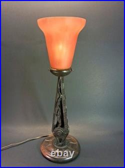 Art Déco Superbe lampe en bois, fer forgé et pate de verre vers 1920