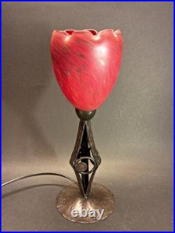 Art Déco lampe en fer forgé et tulipe en pate de verre de Clichy vers 1920