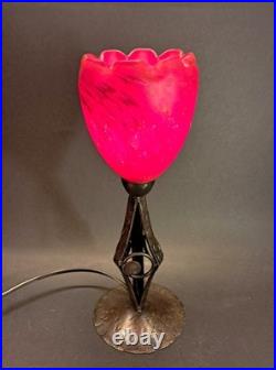 Art Déco lampe en fer forgé et tulipe en pate de verre de Clichy vers 1920