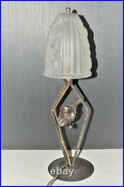 BELLE LAMPE A POSER ART DECO TULIPE VERRE MOULE décor de ROSES PIED FER Forgé XX