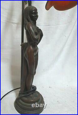Belle lampe style art déco sculpture / statuette de femme nue en zamak