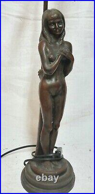 Belle lampe style art déco sculpture / statuette de femme nue en zamak