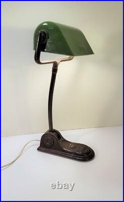 G. Main ed Niam Lampe de bureau moderniste Lampe de notaire banquier Art déco