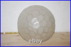 Globe à facettes en verre dépoli pour lampe Genet et Michon art déco années 30