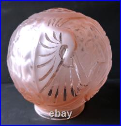 Globe boule Muller Frères art déco verre pressé moulé rose pour veilleuse, lampe