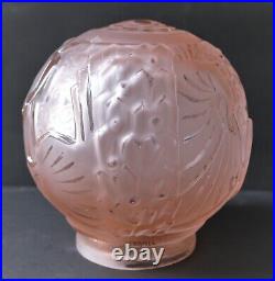 Globe boule Muller Frères art déco verre pressé moulé rose pour veilleuse, lampe