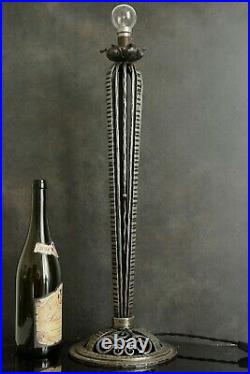 Grand Pied de Lampe en Fer Forgé Art Déco pour tulipe Muller Daum. H 54 cm