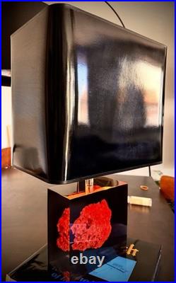 Grande lampe Pierre Giraudon 70's plexiglas à inclusion corail rouge