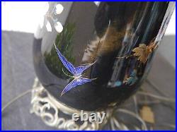 Grande lampe en cuivre émaillé décor oiseaux/papillon/ fleurs pied en bronze