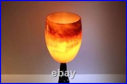 LAMPE EN FER FORGE et TULIPE EN PATE DE VERRE