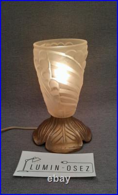 LAMPE VEILLEUSE ART DÉCO NEGRA BRONZE ET VERRE PRESSÉ MOULÉ Muller Degué