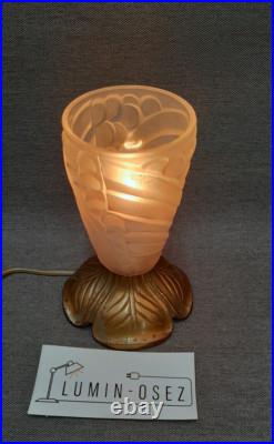 LAMPE VEILLEUSE ART DÉCO NEGRA BRONZE ET VERRE PRESSÉ MOULÉ Muller Degué