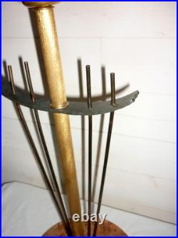 LAMPE tulipe ART DECO Cuivré martelé, doré ciselé, fer forgé. H64,5cm