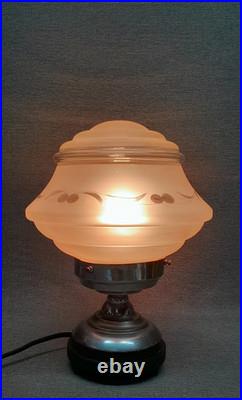 Lampe ART DECO Verre Moulé Dépoli Socle laiton Nickelé