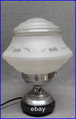 Lampe ART DECO Verre Moulé Dépoli Socle laiton Nickelé