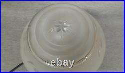 Lampe ART DECO Verre Moulé Dépoli Socle laiton Nickelé