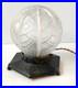 Lampe_A_Poser_Globe_Verre_Depoli_Montage_Metal_Noir_Martele_Art_Deco_01_lwc