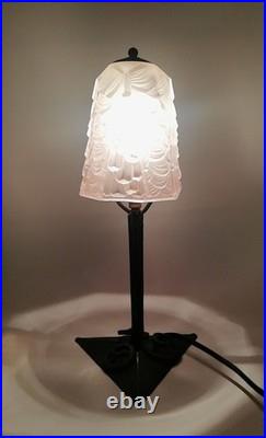 Lampe Art Déco André Neut & Charles Schneider en fer forgé et verre Lampe Art Déco André Neut & Charles Schneider en fer forgé et verre