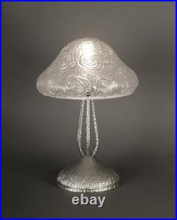 Lampe Art Deco Années 1930 En Ferronnerie D'art Et Dôme En Verre Moulé-pressé