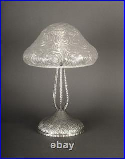 Lampe Art Deco Années 1930 En Ferronnerie D'art Et Dôme En Verre Moulé-pressé