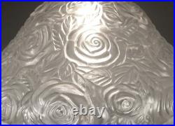 Lampe Art Deco Années 1930 En Ferronnerie D'art Et Dôme En Verre Moulé-pressé