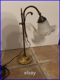 Lampe Art Deco Doré Tulipe Pâte de Verre. Ancienne laiton