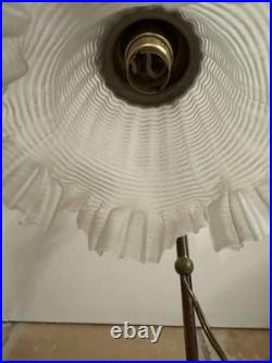 Lampe Art Deco Doré Tulipe Pâte de Verre. Ancienne laiton