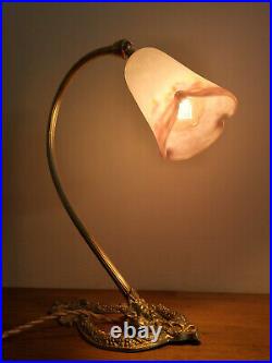 Lampe Art Deco En Bronze. Tulipe En Pate De Verre Signee Muller Freres
