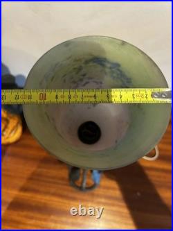 Lampe Art Déco Noverdy Globe signé Verre marmoréen / fer forgé Lampe Art Déco Noverdy Globe signé Verre marmoréen / fer forgé