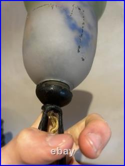 Lampe Art Déco Noverdy Globe signé Verre marmoréen / fer forgé Lampe Art Déco Noverdy Globe signé Verre marmoréen / fer forgé