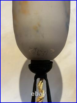 Lampe Art Déco Noverdy Globe signé Verre marmoréen / fer forgé