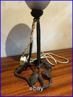 Lampe Art Déco Noverdy Globe signé Verre marmoréen / fer forgé Lampe Art Déco Noverdy Globe signé Verre marmoréen / fer forgé