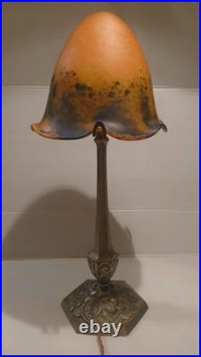 Lampe Art Déco en bronze argenté et pâte de verre France, circa 1927-1930