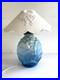 Lampe_Art_Deco_en_verre_bleu_signee_Ch_Catteau_Belgique_Verrerie_de_SCAILMONT_01_bkzd