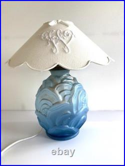 Lampe Art Déco en verre bleu, signée Ch. Catteau-Belgique-Verrerie de SCAILMONT